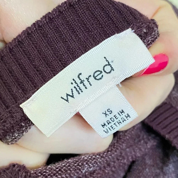 Aritzia Sweater Womens Size XS Oversized Shirt Wilfred Sherbrooke Burgundy Vneck - Picture 10 of 11